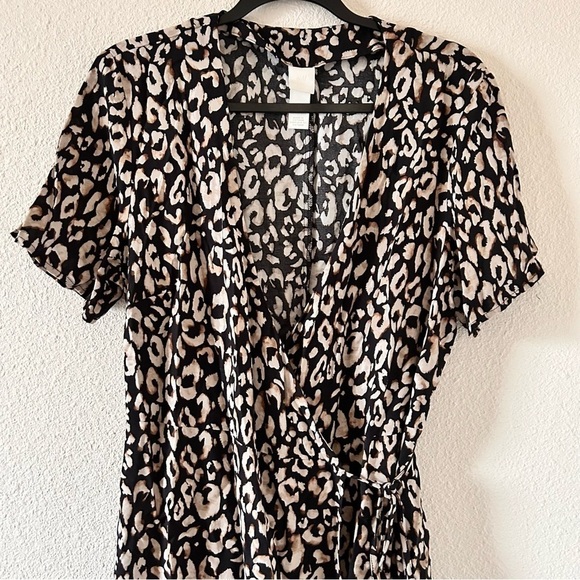 H&M Cheetah True Wrap Dress Women Size Large - Picture 3 of 9
